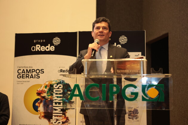 O senador Sérgio Moro esteve presente, na manhã de sexta-feira (30),  no evento de lançamento do livro-anuário do Grupo aRede