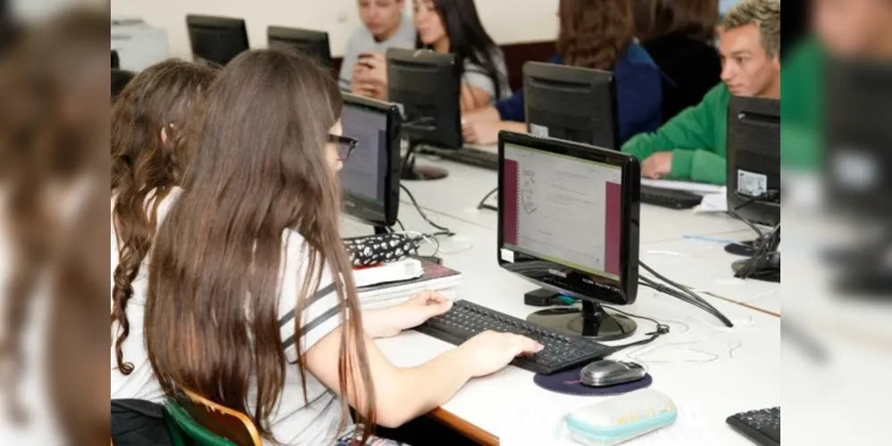 Os candidatos aprovados podem participar em um estágio de 12 semanas