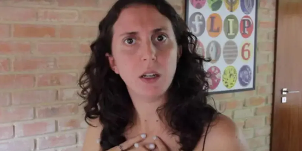 Jout Jout é mãe de um menino, que nasceu em casa