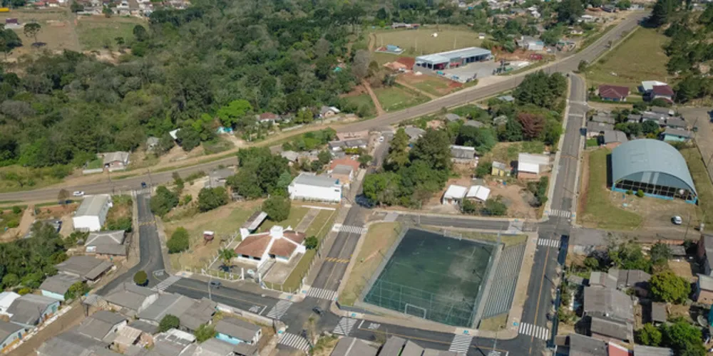 Pavimentação e instalação de lâmpadas LED estão entre as principais iniciativas