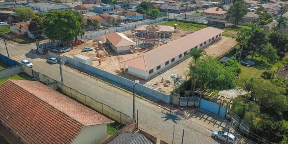 Prefeito Artur Butina destaca os investimentos de grande porte realizados na área de educação