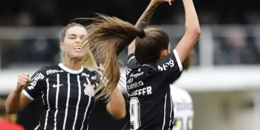 Jhennifer (foto) marcou dois na vitória alvinegra