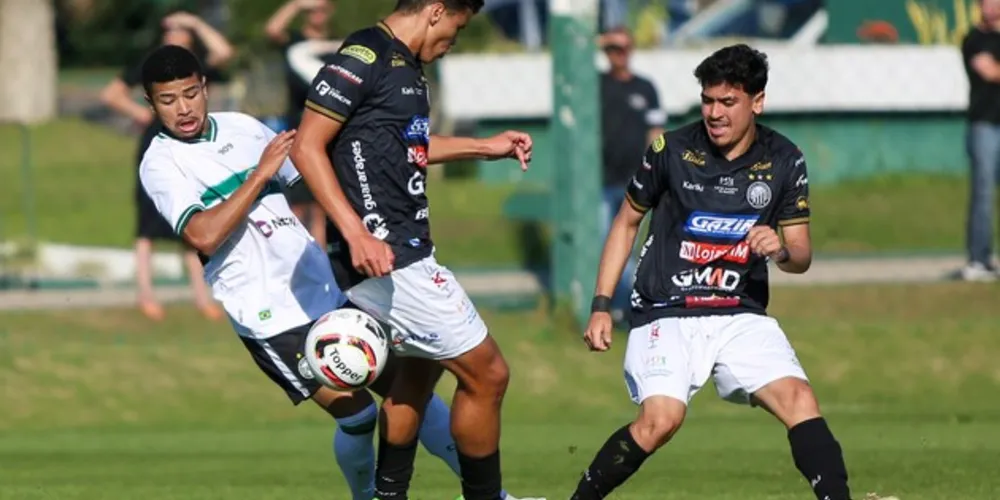 Duelo foi na tarde deste sábado no CT da Graciosa