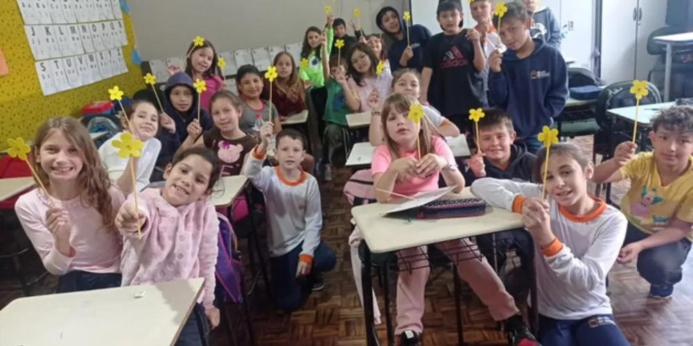 Estudantes aprenderam e levaram mensagens de incentivo e carinho aos colegas e funcionários