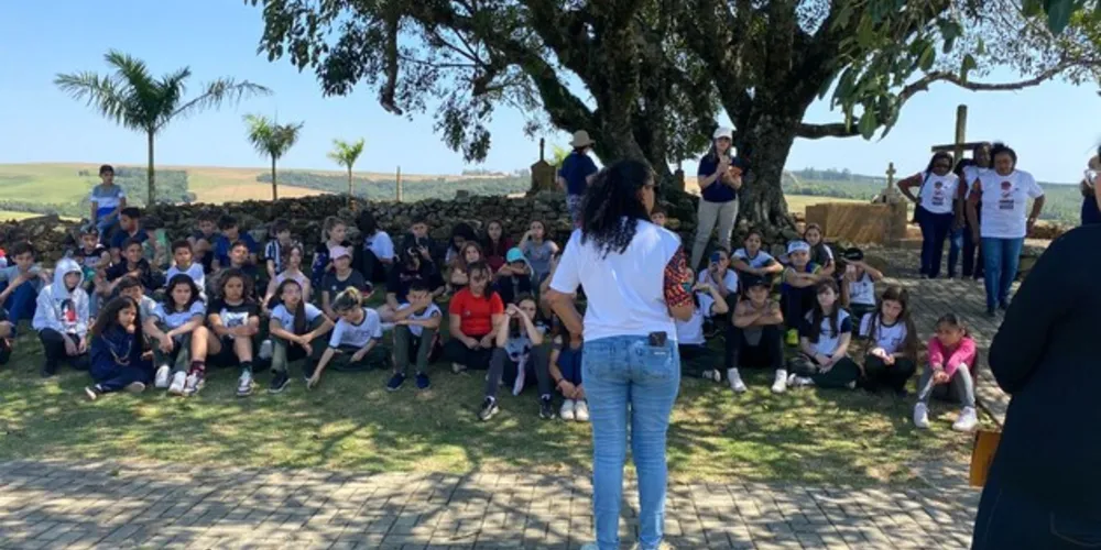 Momento foi marcante para crianças entenderem contexto histórico da região