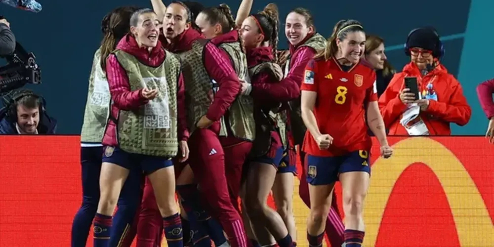 Gol da vitória espanhola saiu aos 44' do 2º tempo