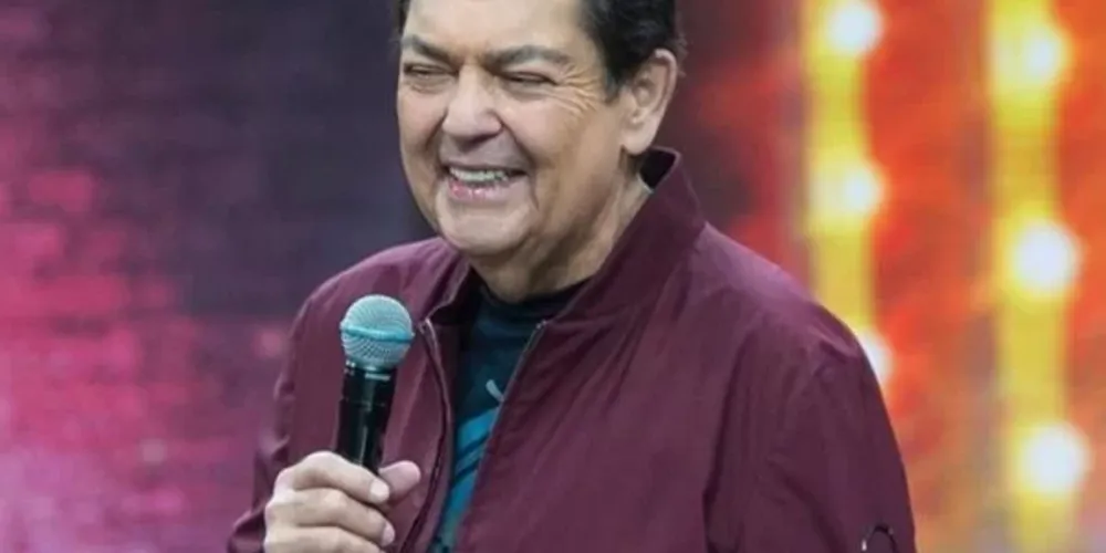 Fausto Silva passou por cirurgia para transplante de coração neste domingo