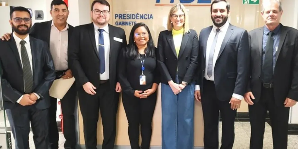 Prefeito Lucas Machado e comitiva participaram de encontro na sede do  Fundo Nacional de Desenvolvimento da Educação