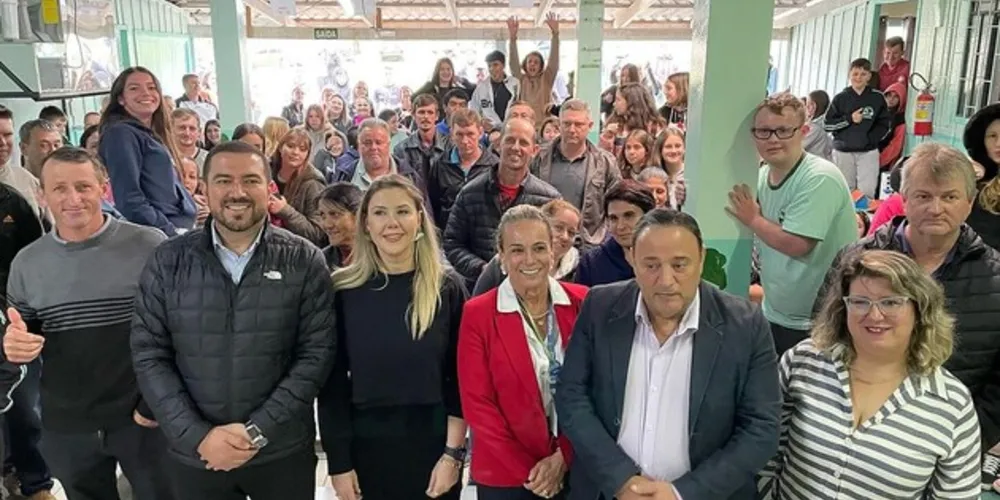 A solenidade contou com a presença do deputado estadual Hussein Bakri (PSD), do prefeito Abimael do Valle (PT) e de outras lideranças