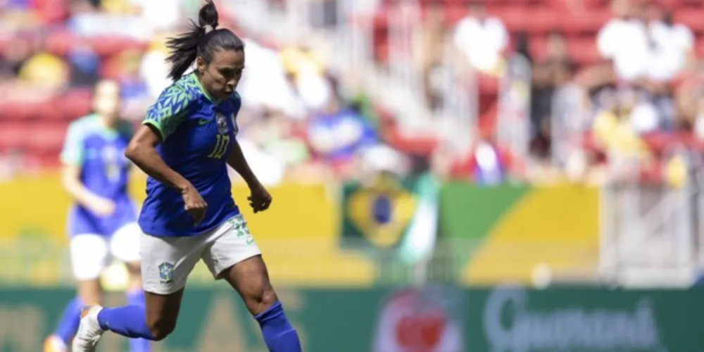 A estreia da seleção brasileira feminina acontece nesta segunda-feira (24), a partir das 8h, horário de Brasília