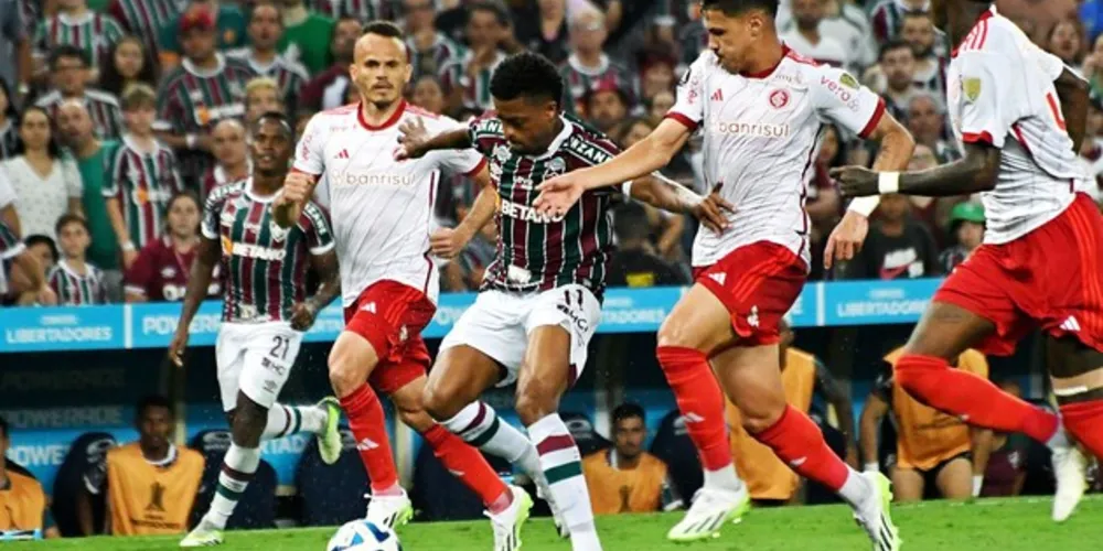 Apesar da desvantagem numérica e no placar o Fluminense não se entregou