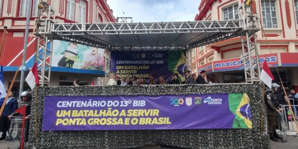 Desfile da Independência em Ponta Grossa começou por volta das 10 horas, desta quinta-feira (07)