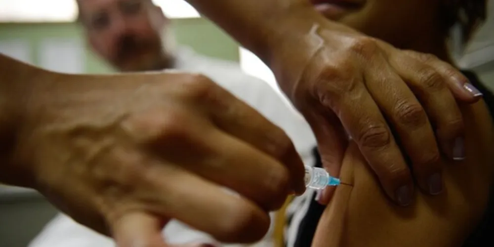 Estudos indicam que 80% das mulheres sexualmente ativas serão infectadas por um ou mais tipos de HPV em algum momento de suas vidas