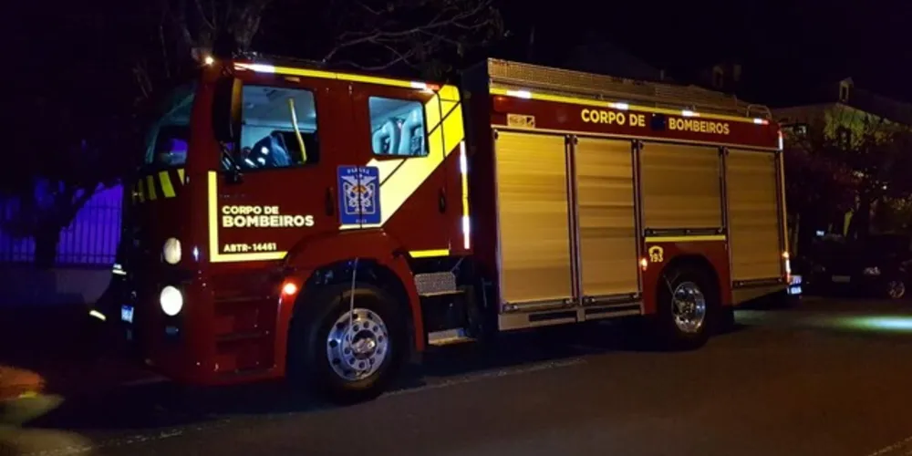 Equipes do Corpo de Bombeiros foram acionadas