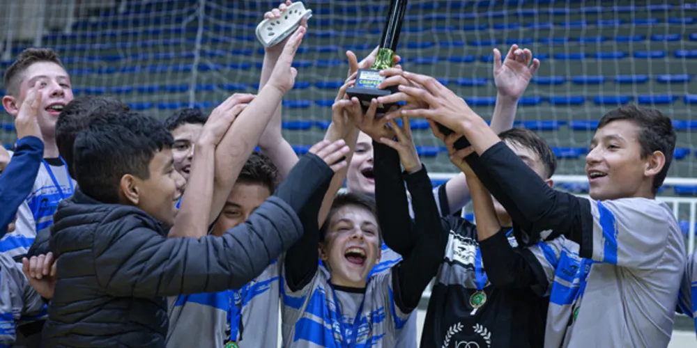 Equipe sub-13 da ACGF, que era treinada por China, conquistou título invicto da Copa Joga Junto PG