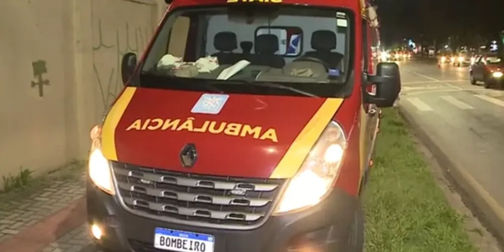 Equipes do Corpo de Bombeiros foram acionadas ao local