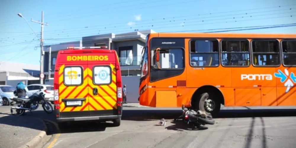 Equipes do Corpo de Bombeiros foram acionadas para atender a situação