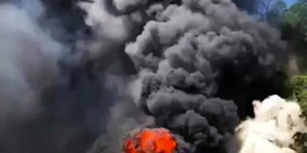 Incêndio de grandes proporções aconteceu na BR-376