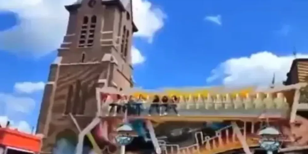 Trava do brinquedo acabou se soltando, o que ocasionou o acidente