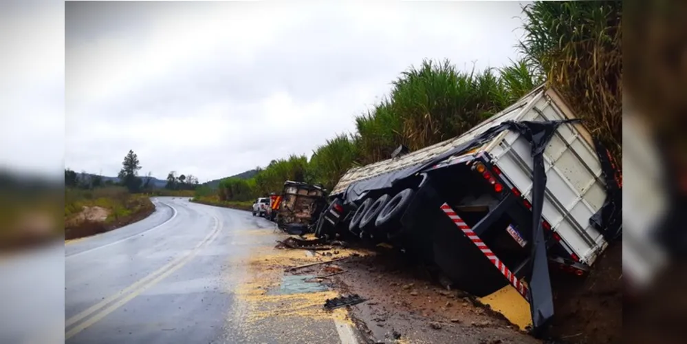 Última unidade do caminhão acertou a cabine do veículo da vítima