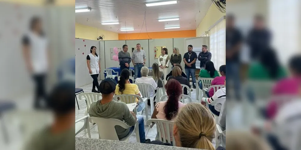 O prefeito de Arapoti, Irani Barros, e o vice-prefeito, Potinho, estiveram na abertura do curso profissionalizante