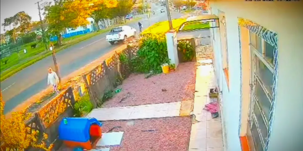 Câmeras de segurança flagraram o atropelamento