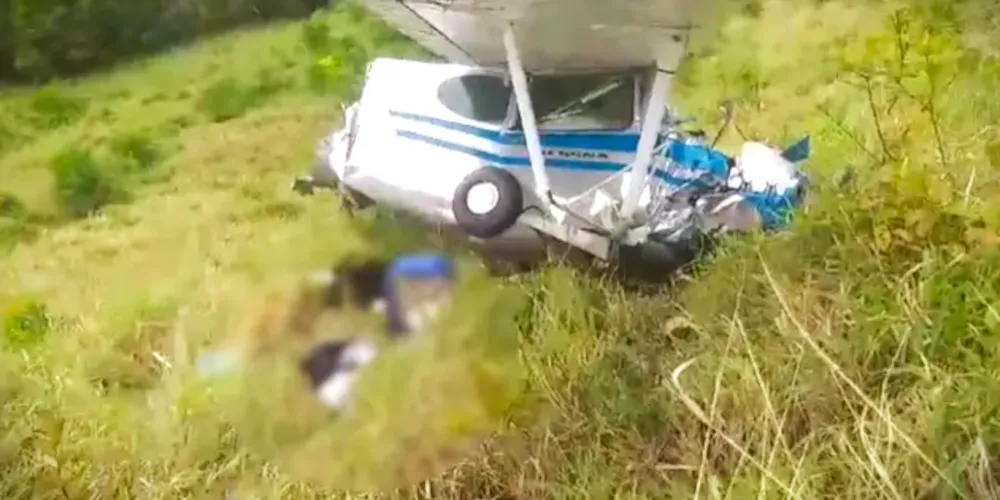 Avião foi encontrado no município de Dr. Ulysses na tarde desta segunda-feira (18)