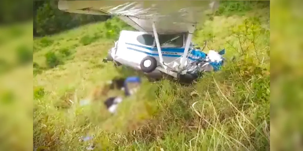 Avião foi encontrado no município de Dr. Ulysses na tarde desta segunda-feira (18)