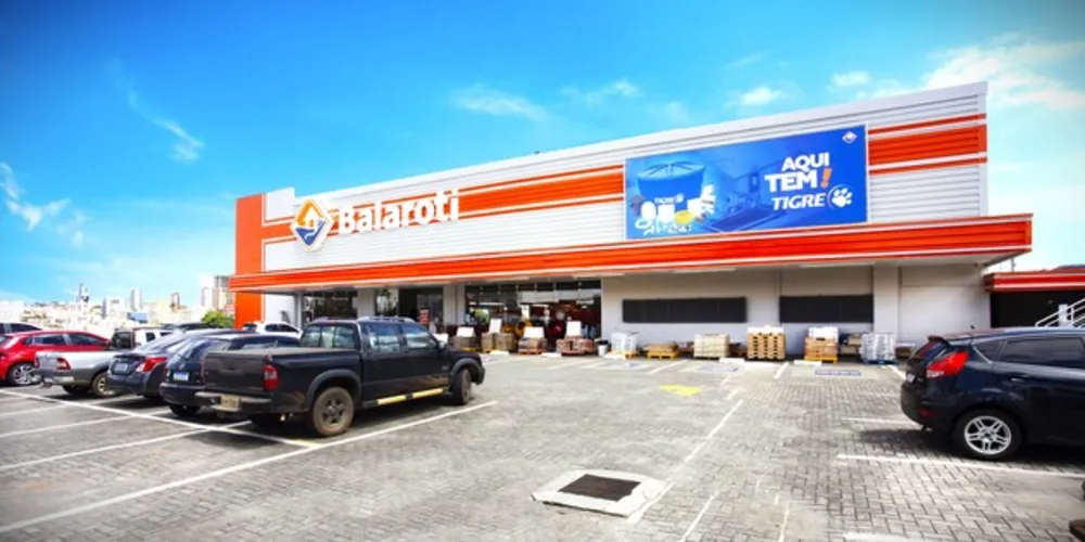 As lojas do Balaroti, em Ponta Grossa, funcionarão até as 21h