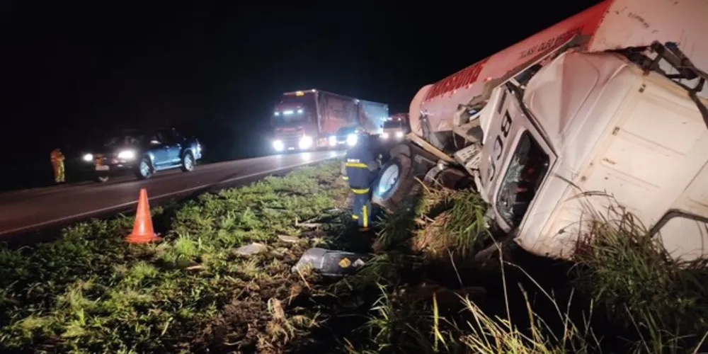 Acidente na BR-277, em Balsa Nova, aconteceu na noite desta quarta-feira (13)