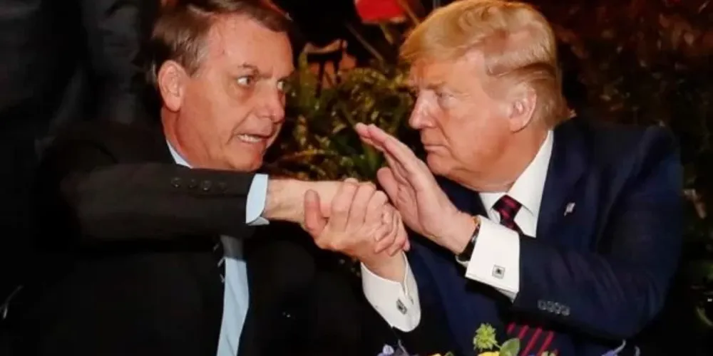 A ligação ocorreu no período em que o deputado Eduardo Bolsonaro estava nos Estados Unidos