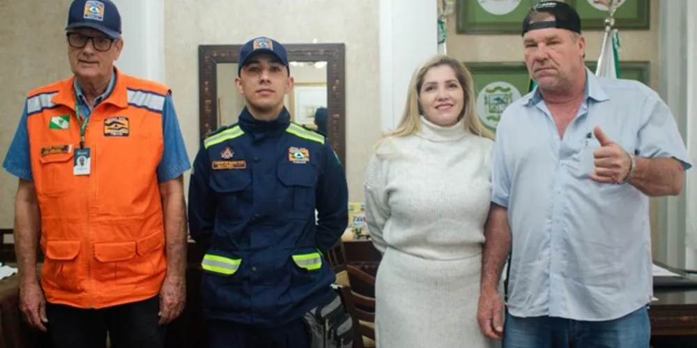 Prefeito Butina fez questão de parabenizar o ADC Matsen pela sua conquista e pela dedicação no atendimento da população tibagiana