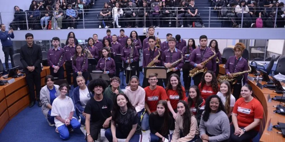 Vereadores estudantes receberam a visita da Banda Lyra dos Campos