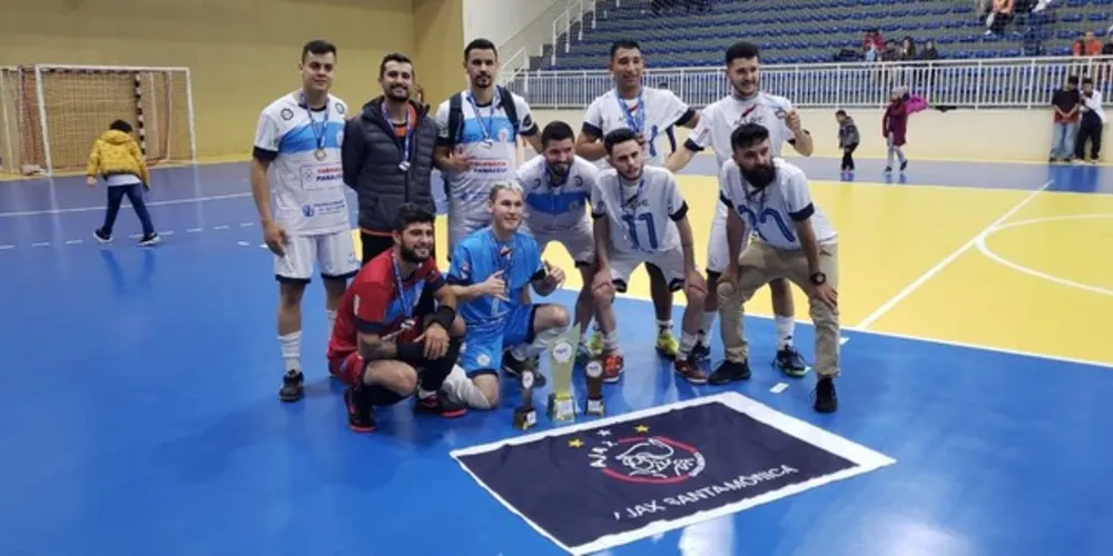 Ginásios municipais reuniram mil atletas neste fim de semana, com 90 jogos