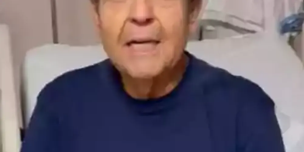 Vídeo foi gravado no hospital onde o apresentador está internado desde o dia 5