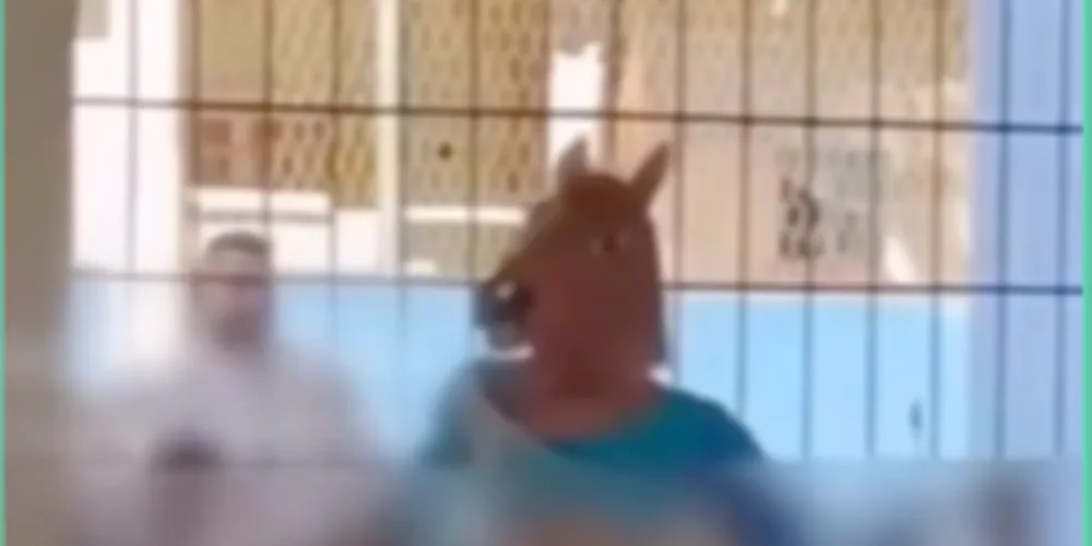 A situação revoltou os usuários da internet