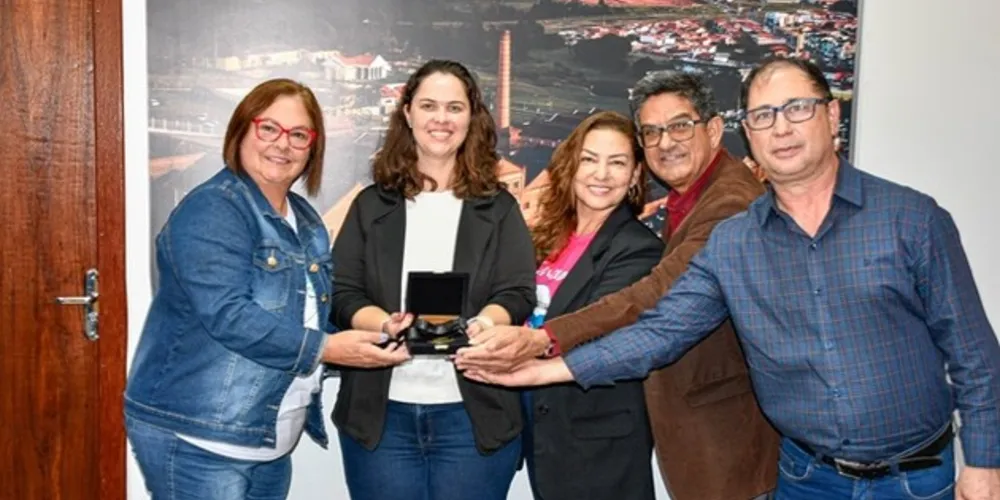 Prefeita Alcione Lemos participou da entrega da honraria