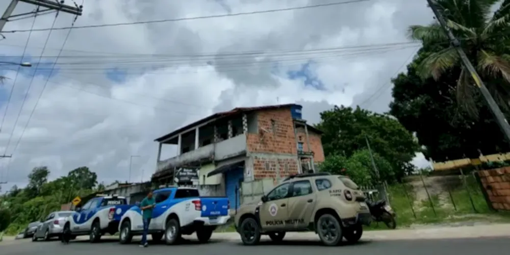 Equipes das polícias civis e militares foram acionadas para atender a ocorrência