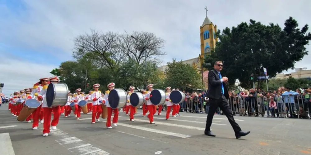 A liberação do tráfego nas vias acontece após a finalização do Desfile