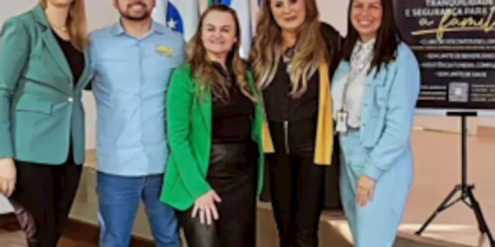 Solange Pimentel - sócia proprietária da Princesa Assistência;
Fábio Angelo Rodrigues -coordenador da Princesa Assistência; Claudenice Regilio - dentista; Fabiana Mika - psicóloga; Ana Claudia Bastiani - técnicas de atividades