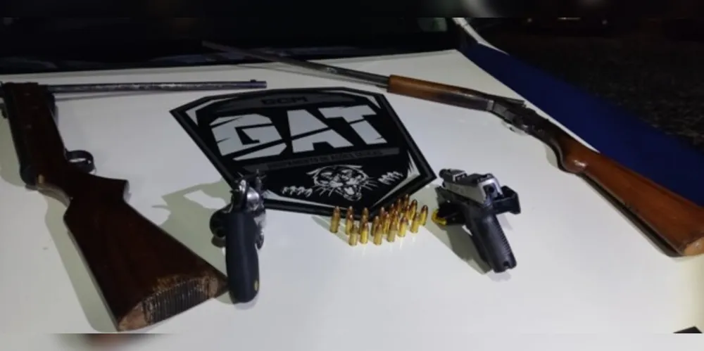 Armas e munições foram apreendidas pelos agentes de segurança
