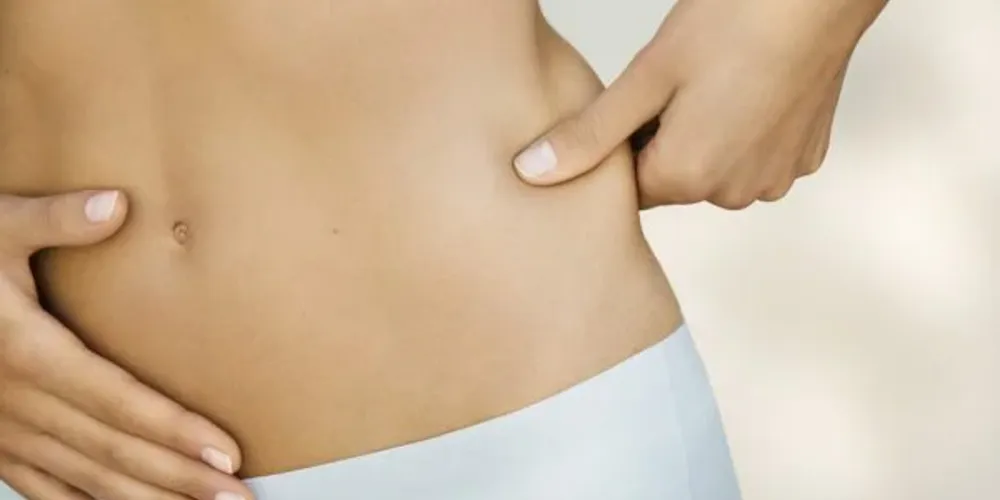 O básico para eliminar a gordura é diminuir o consumo de calorias e aumentar o gasto de energia