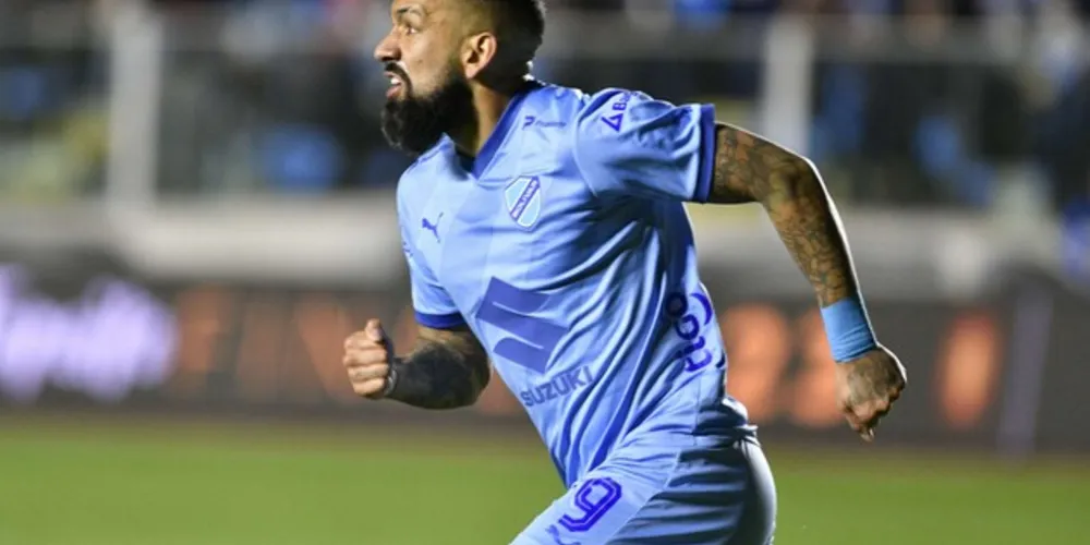 Ronnie Fernandéz (foto) marcou dois gols para o time boliviano