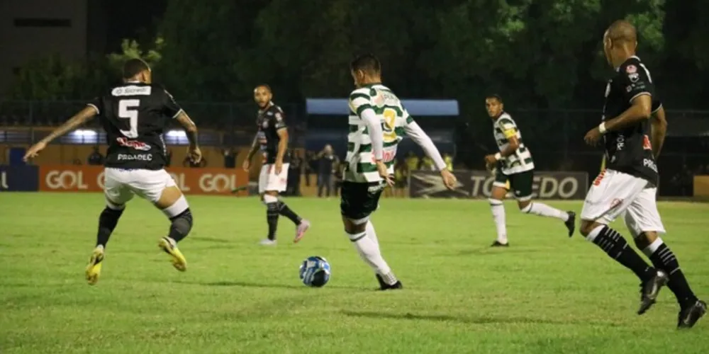 Duelo foi no Estádio Lindolfo Monteiro, em Teresina