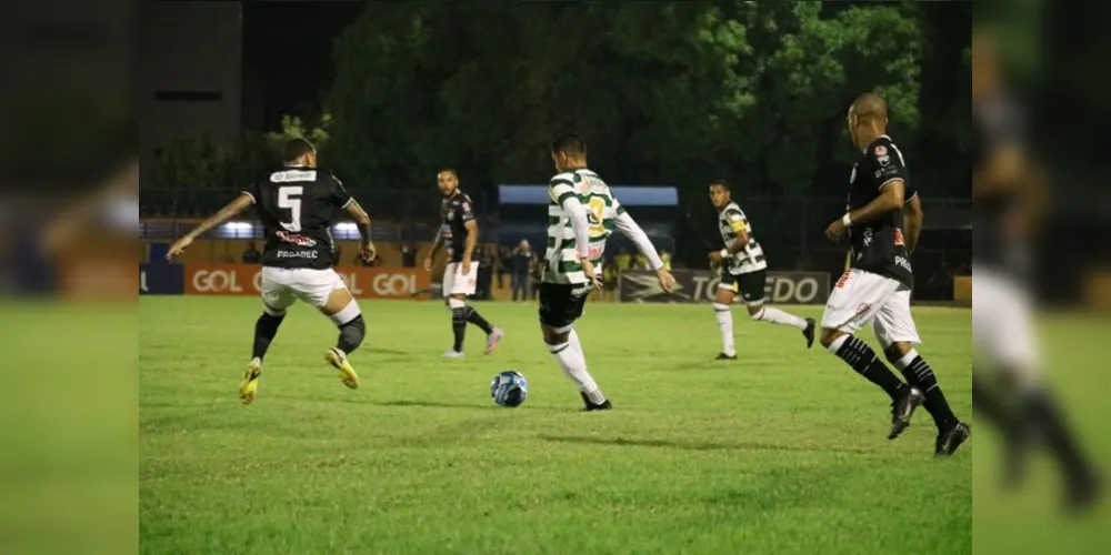 Duelo foi no Estádio Lindolfo Monteiro, em Teresina