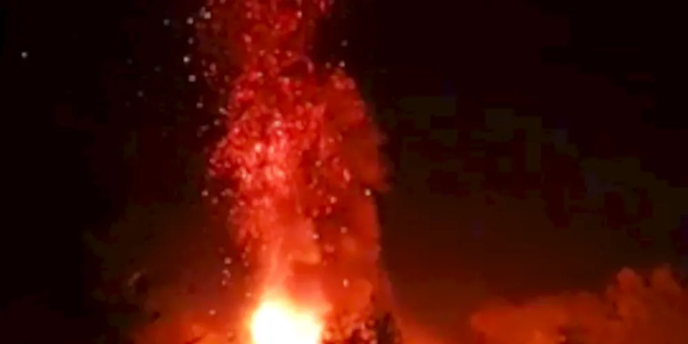 Chamas foram vistas próximas a um posto de saúde