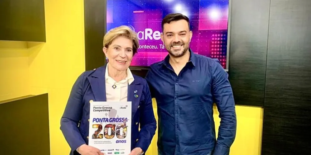 A prefeita Elizabeth Schmidt com o diretor do Grupo aRede jornalista Eloir Rodrigues