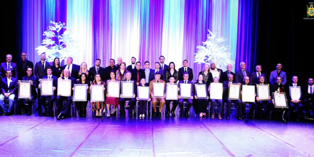 Homenageados são os novos cidadãos honorários do município