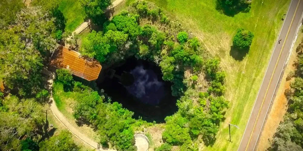 Furnas do Parque Estadual de Vila Velha, ponto turístico