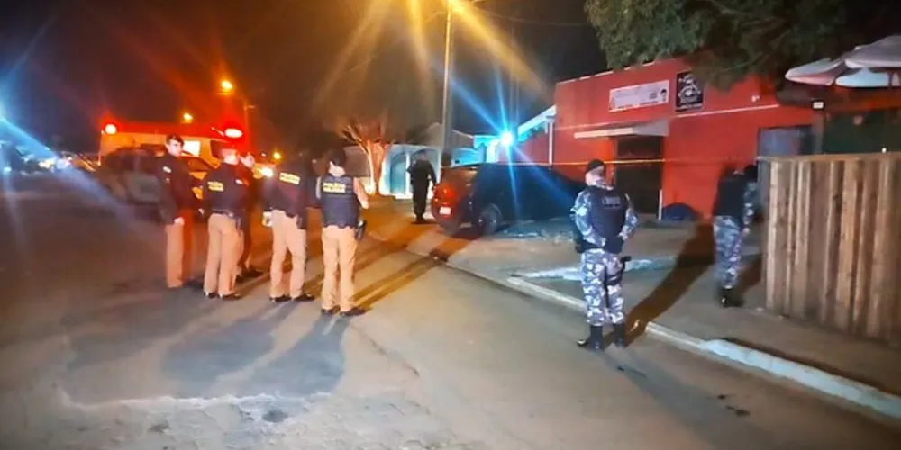 Equipes da Polícia Militar e do Pelotão de Choque foram acionadas